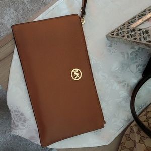 Oversized Michael Kors wristlet